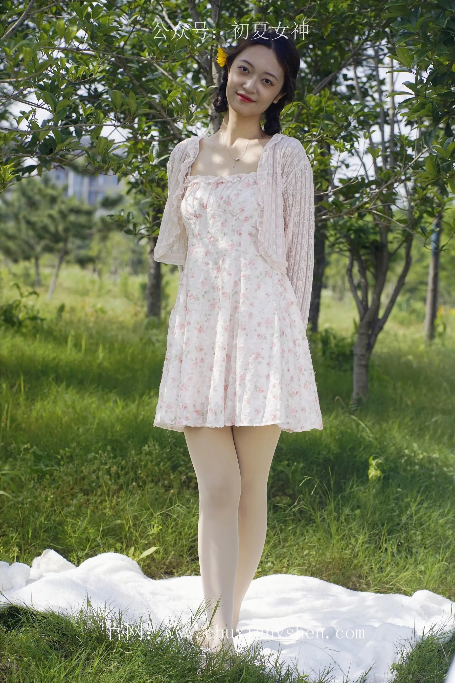 初夏女神 NO.070 依依 邻家女孩-风中少女 [122P]插图8